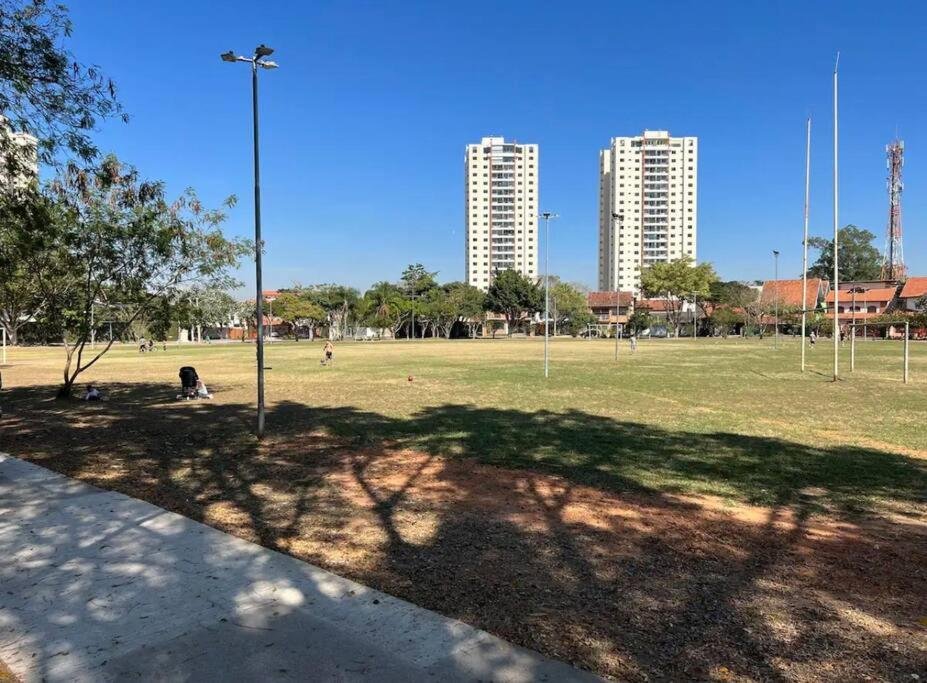 Praça Floripes Bicudo Martins - São José dos Campos.